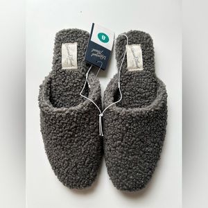 Slippers NWOT